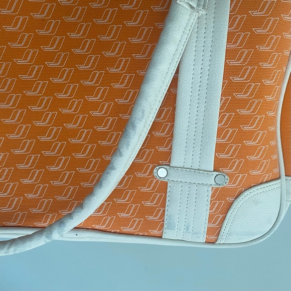 Joe Fresh Gym Bag - Picture 4 of 6